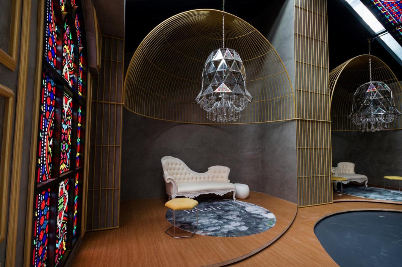 Aparthotel Arte Mont Kiara à Kuala Lumpur Extérieur photo The interior of the Diamond Hall